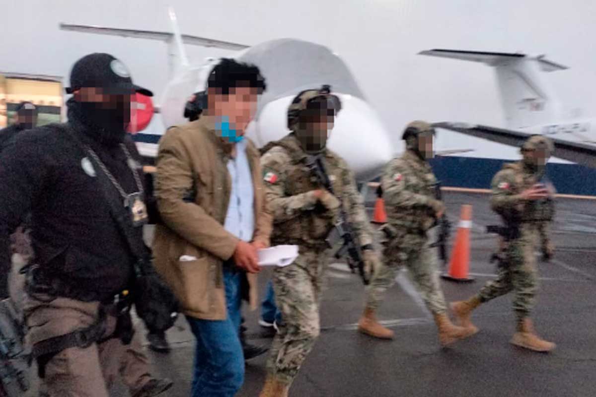 Tras su captura, la FGR le da a conocer a Caro Quintero, la existencia de una solicitud de extradición por parte de EEUU