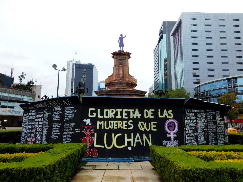 México ha sido indolente frente a violaciones de Derechos Humanos (DDHH) y a feminicidios, acusa Amnistía Internacional.