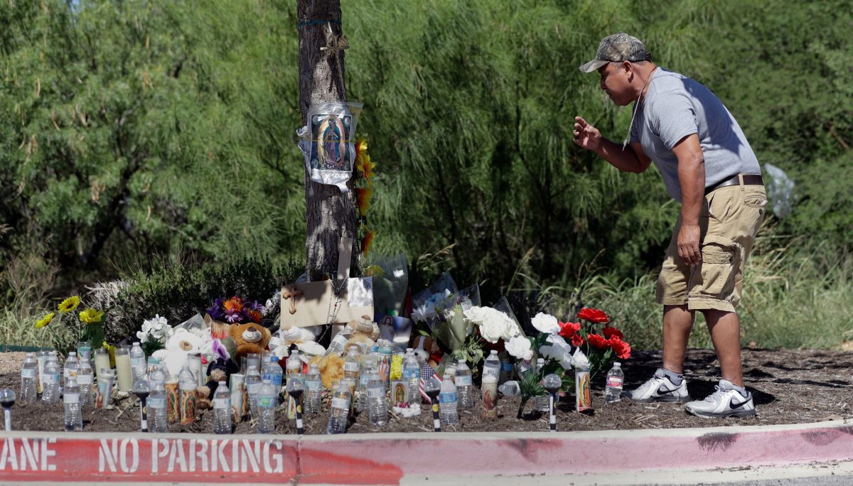 memorial por los migrantes muertos en San Antonio
