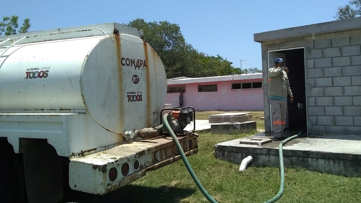 pipas de agua en Altamira
