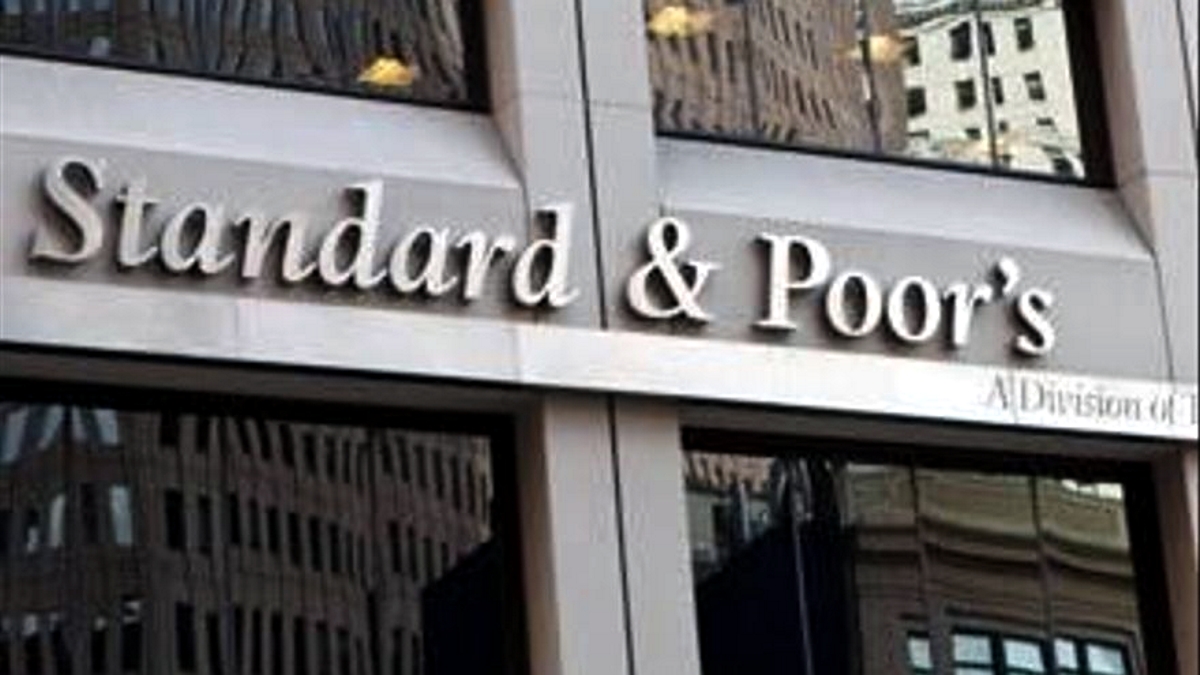 Standard & Poor’s mejora perspectiva de México