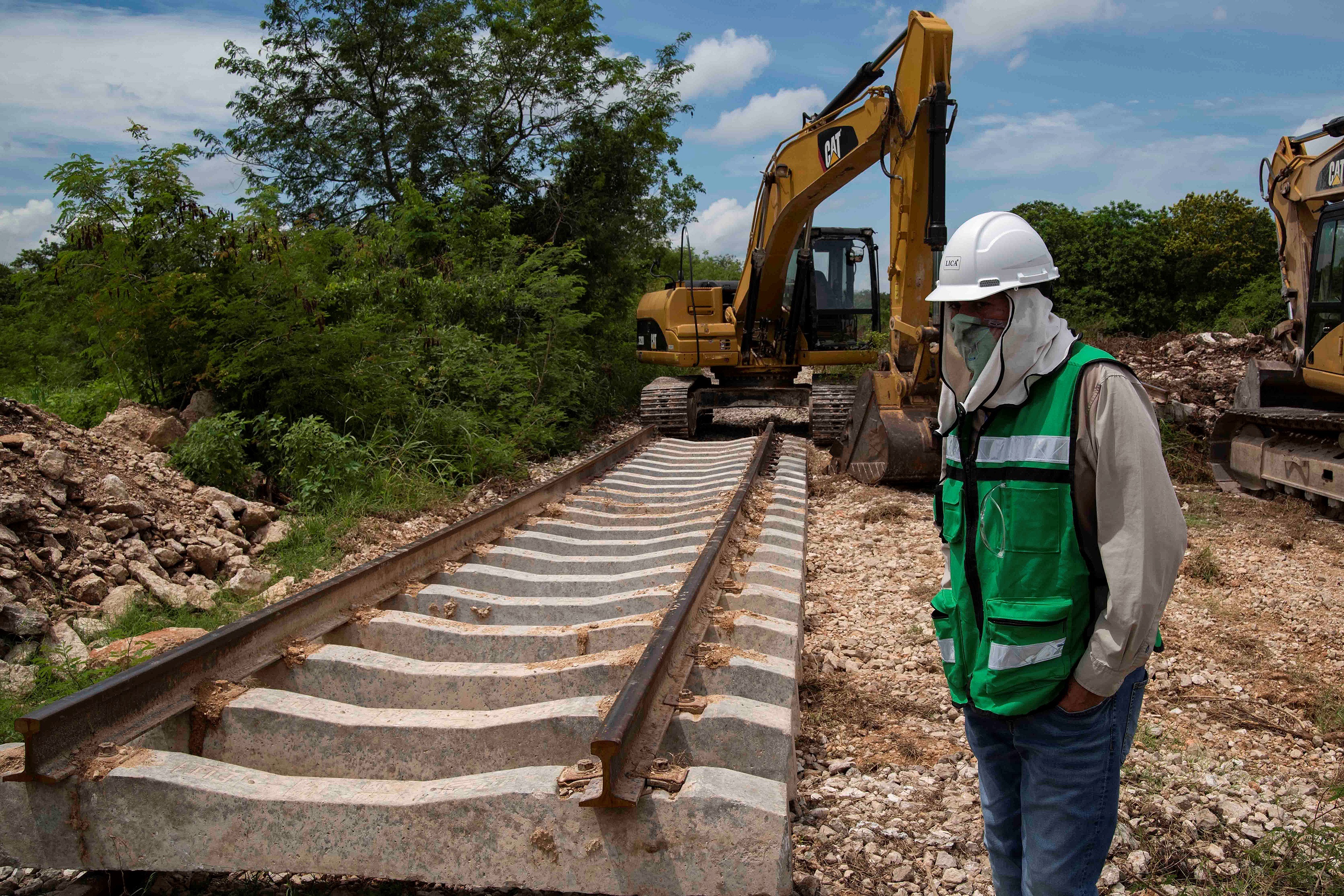 Gobierno realiza un nuevo desmonte de selva para dar paso al Tren Maya. Los trabajos no tienen autorización ambiental.