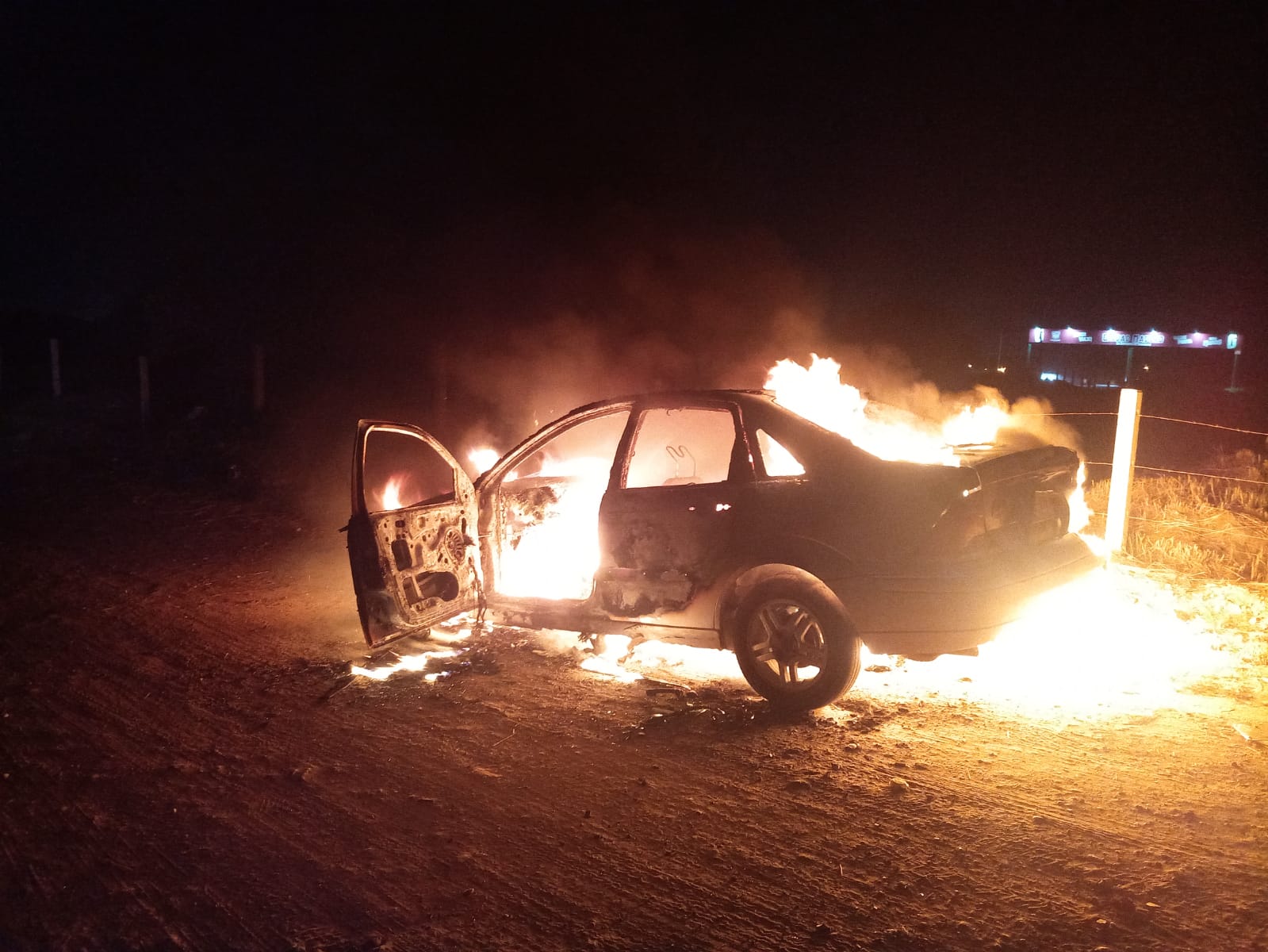 Otro vehículo se incendió cuando