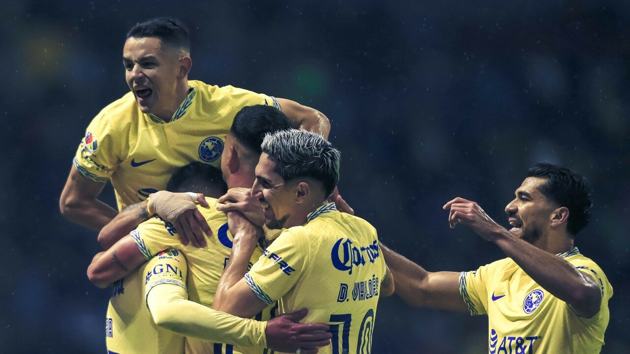 En una de las palizas más grandes en la historia del Clásico Joven, el América destruye 7 por 0 al Cruz Azul.