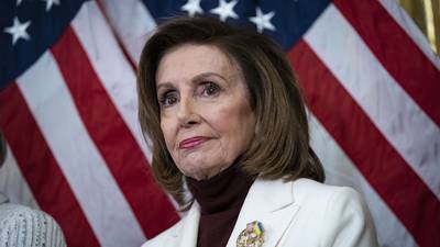La presidenta de la Cámara de Representantes de Estados Unidos, Nancy Pelosi, abandona Taiwán tras una tensa visita.