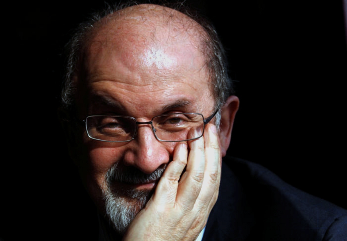 Salman Rushdie podría perder un ojo
