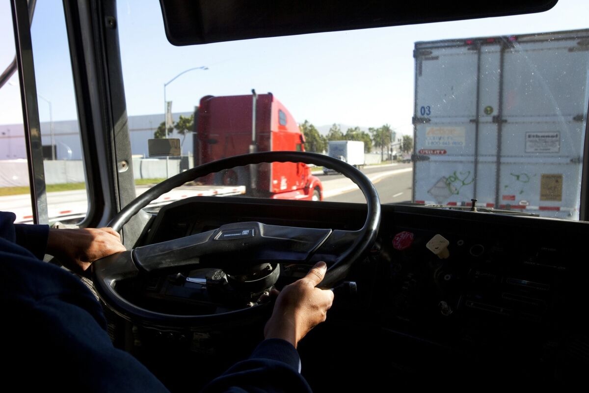 trailero en paradero de Tampico