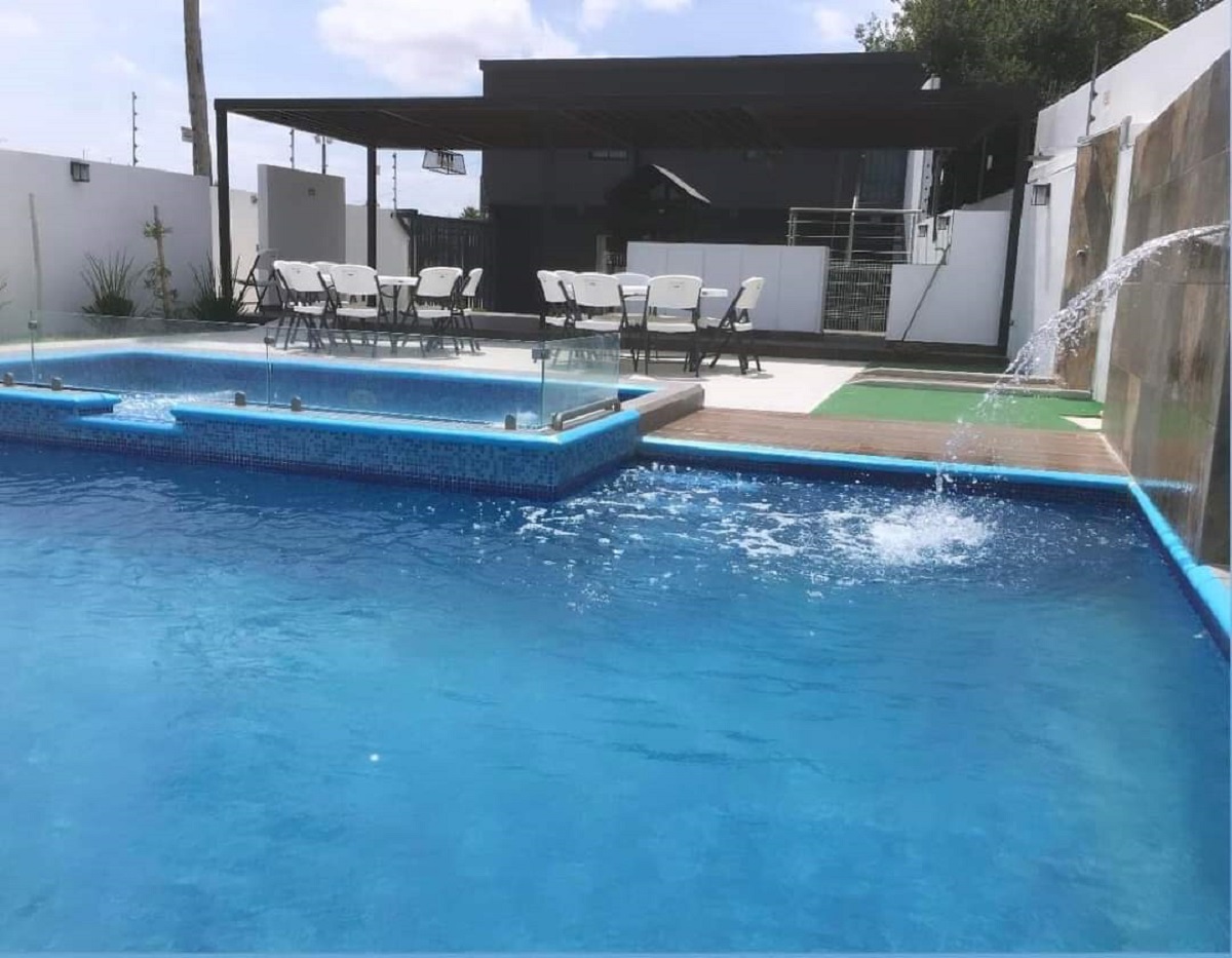 Particulares rentan albercas