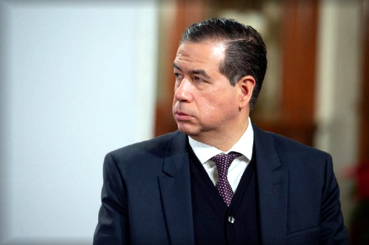 Exhibe Mejía Berdeja a jueces por sus resoluciones