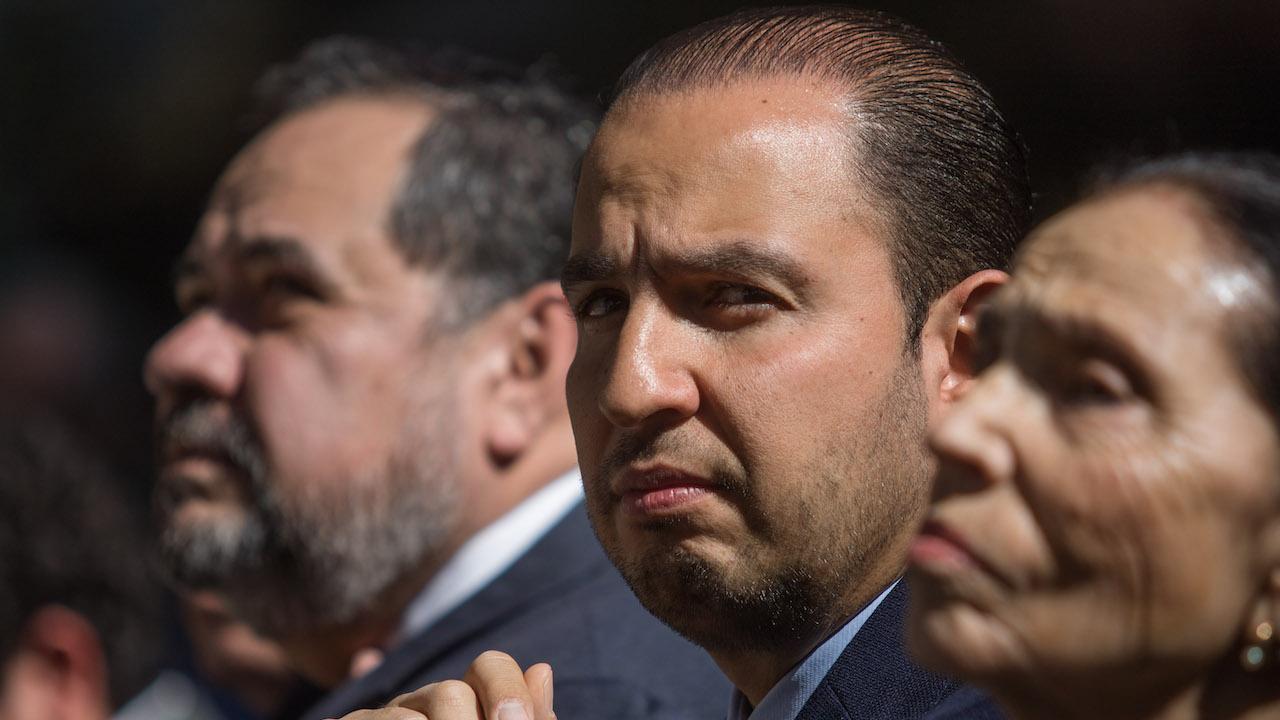 Las cosas se ponen tensas entre los opositores y ahora el PAN le exhorta al PRI descartar su iniciativa sobre los militares en las calles