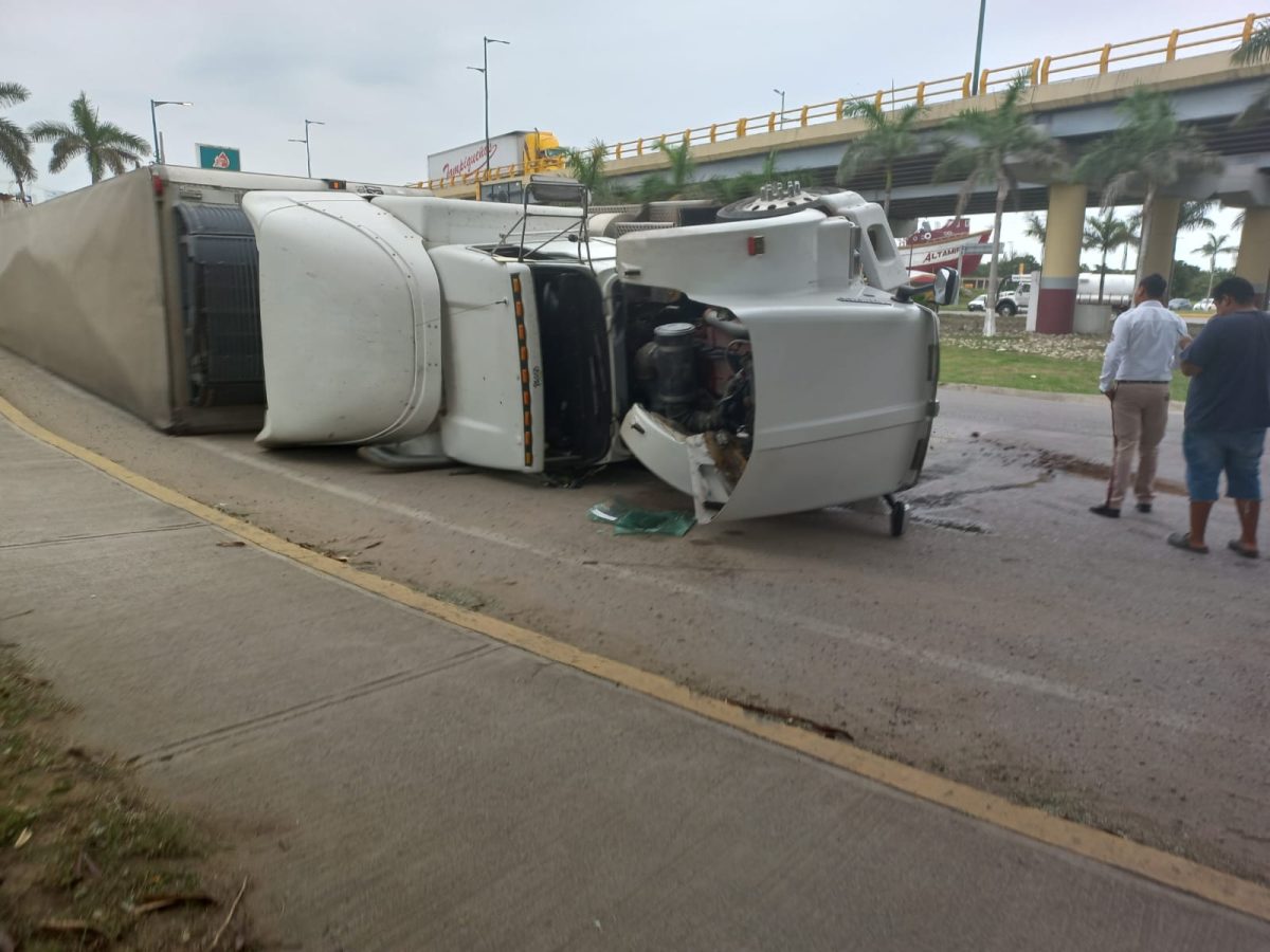 tráiler con 26 toneladas de limones