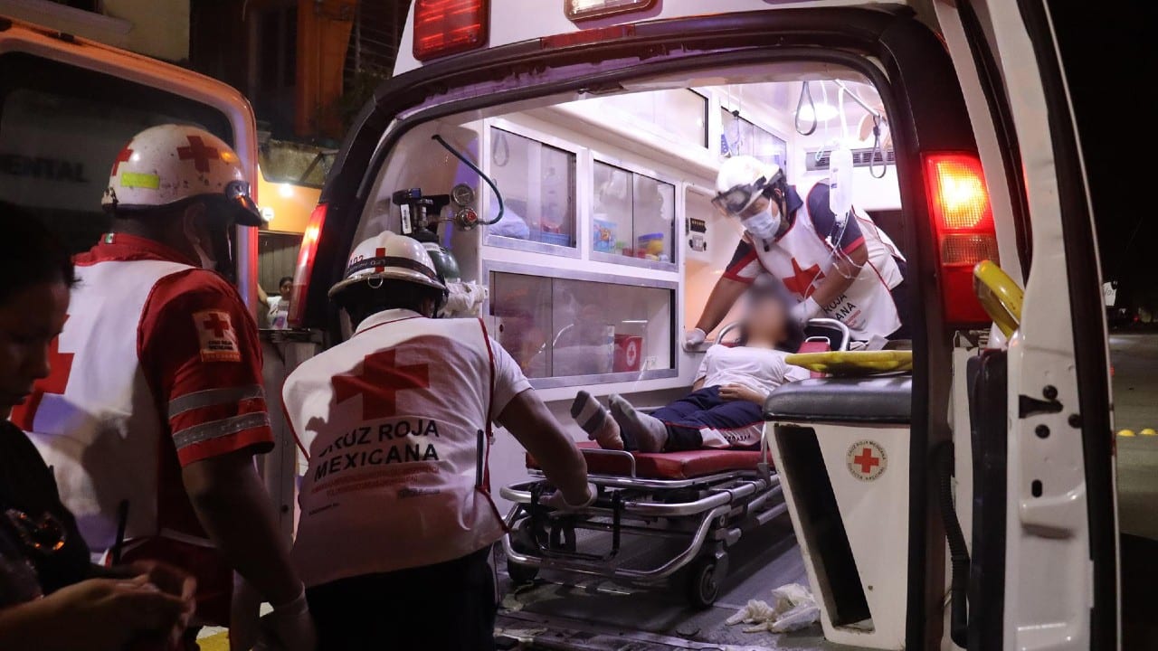 El gobierno federal interviene en la investigación de los alumnos intoxicados en cuatro escuelas de Chiapas del 25 de septiembre a la fecha.