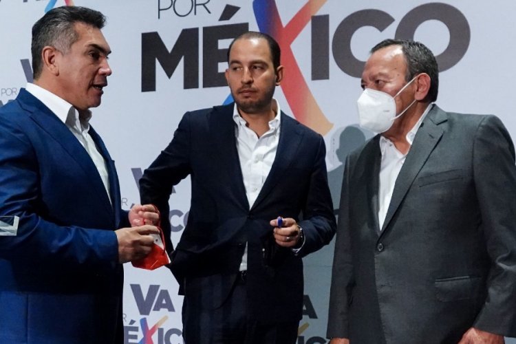 Los líderes de Va por México, Alejandro Morena, Marko Cortés y Jesús Zambrano, se reencuentran en mitin de Tere Jiménez.
