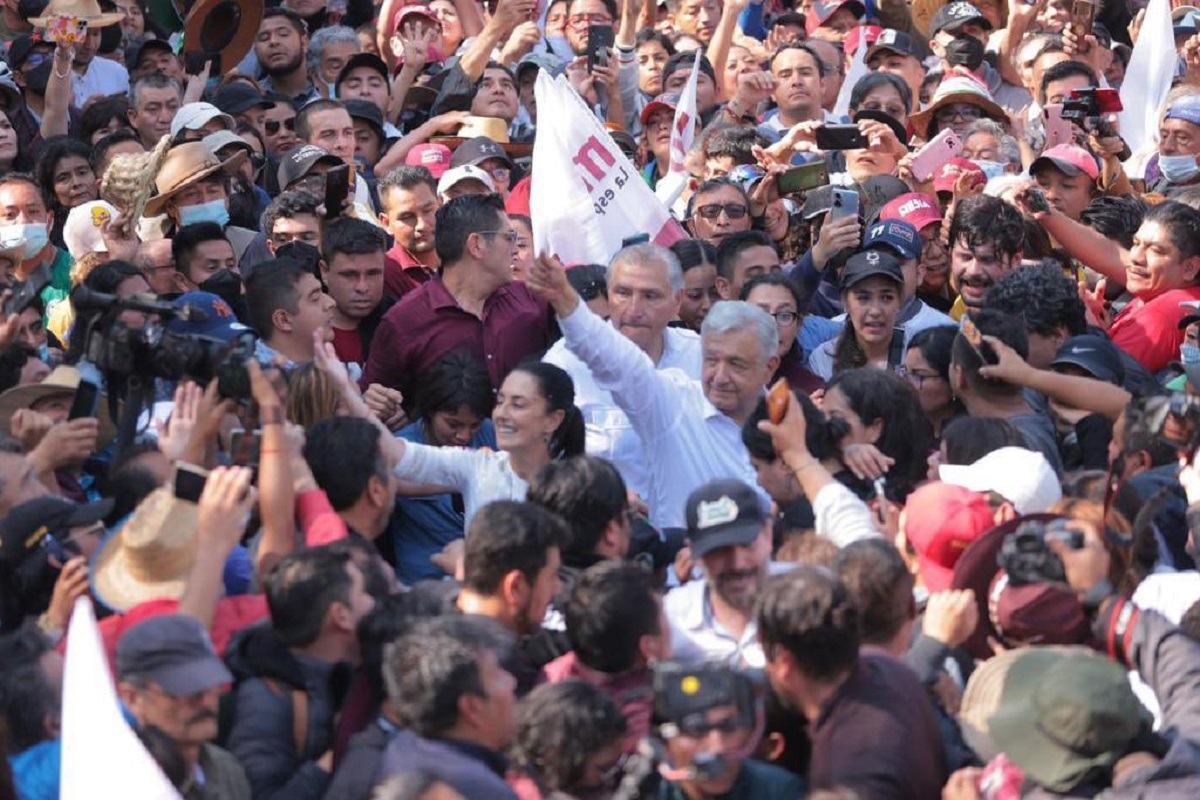 Gibrán Ramírez marcha