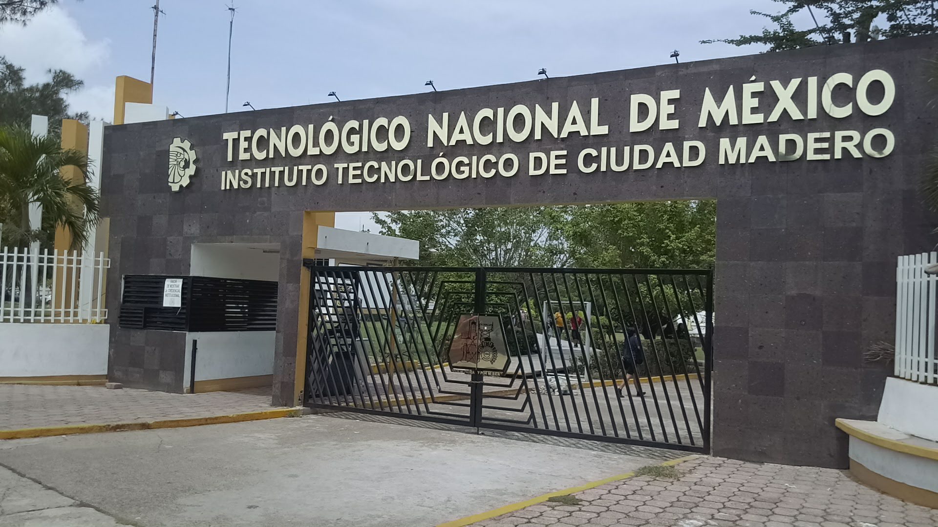 SHCP tiene "congeladas" más de 50 plazas