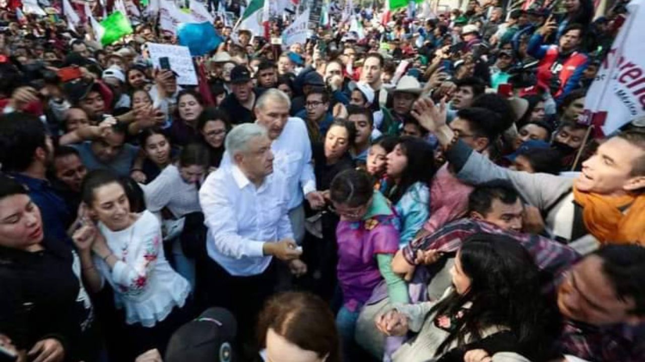 Tras la famosa marcha de este pasado domingo, AMLO se dijo estar 'feliz y agradecido' con la generosidad y bondad del pueblo.