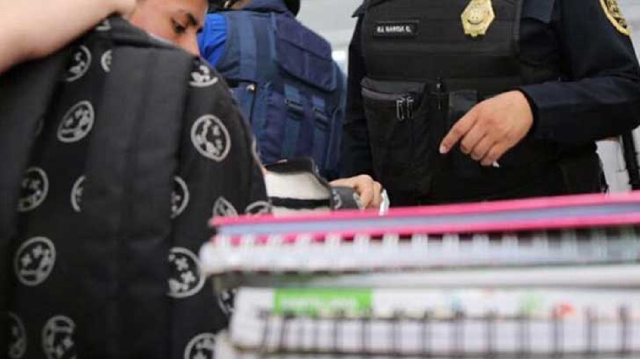 Denuncian que alumnos ingresan con navajas