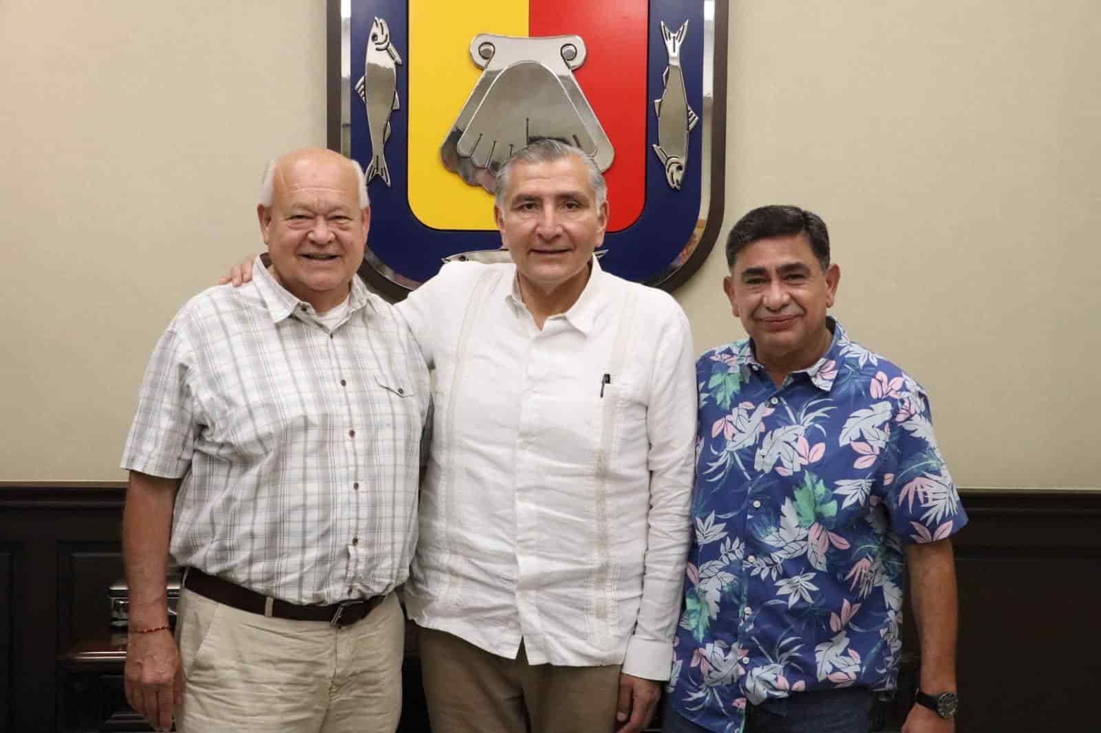 Durante un evento que se realizó en BCS, el gobernador de este estado, Víctor Castro Cosío declara su apoyo a Adán Augusto para el 2024.