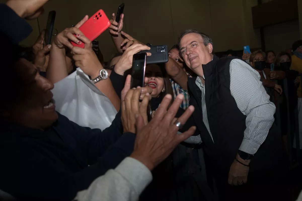 denuncia Marcelo Ebrard