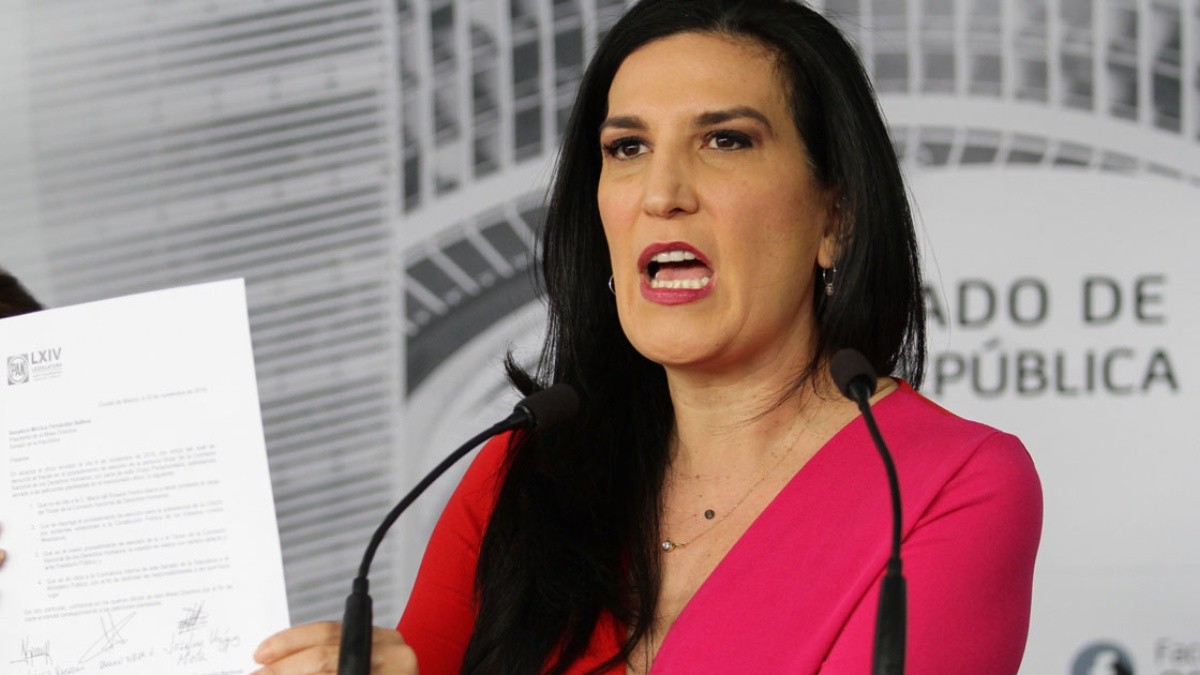 La presidenta de la CNDH, Kenia López anuncia juicio político contra Rosario Piedra por designaciones "en lo oscurito".