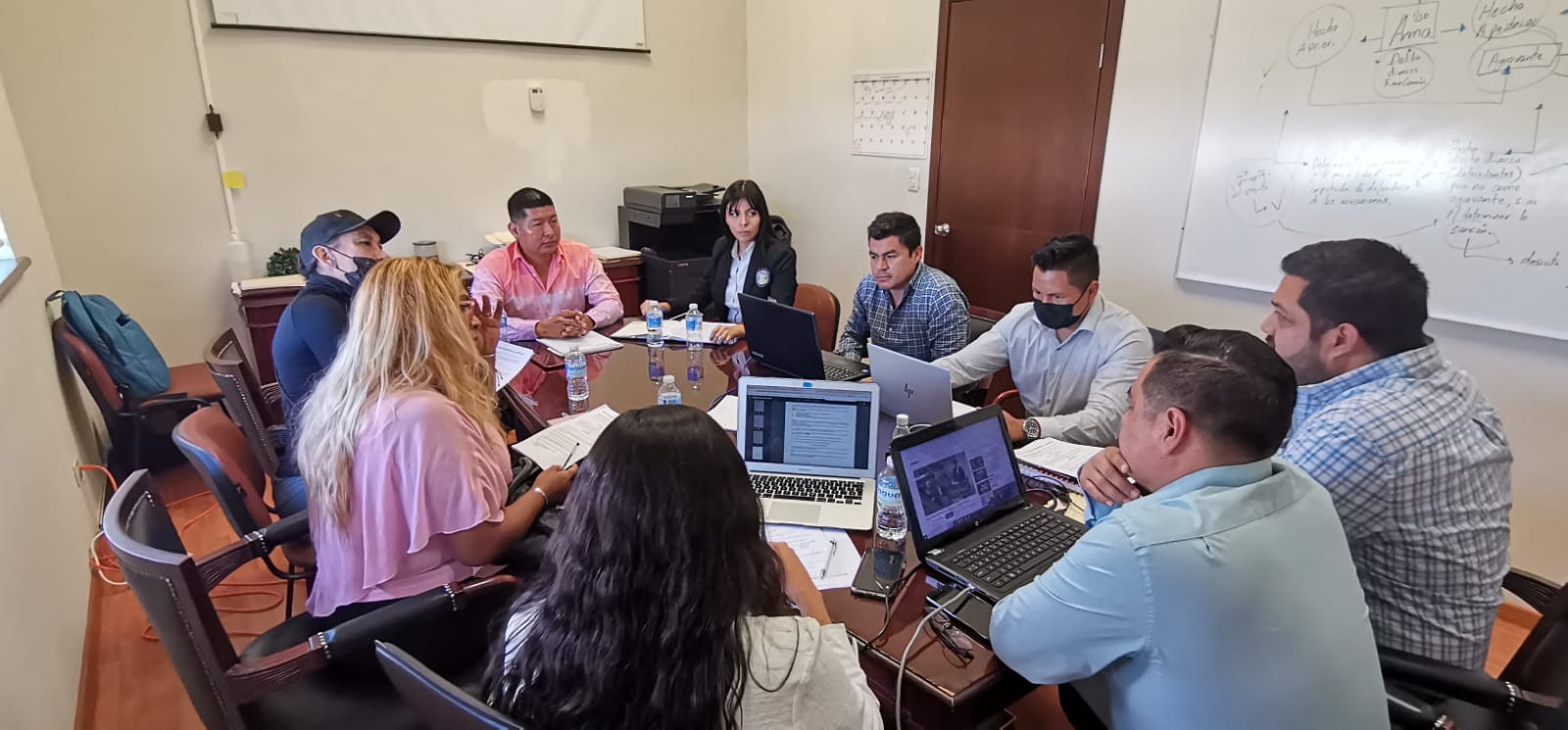 comunidad  LGBTTTIQ+ sostienen la primera