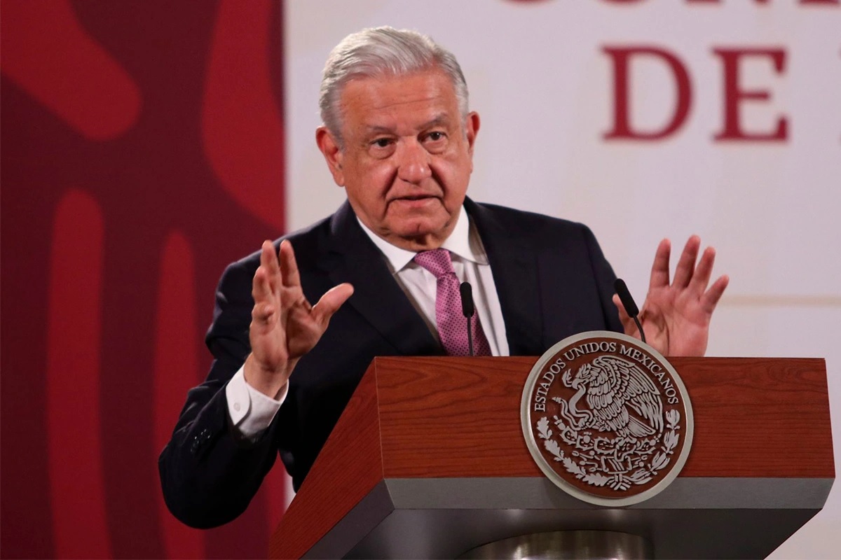 AMLO y Yasmín Esquivel