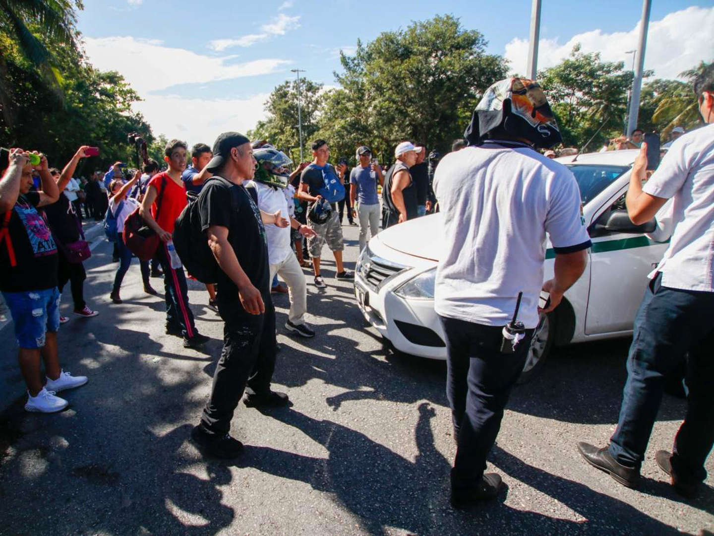 Peleas entre taxistas y choferes
