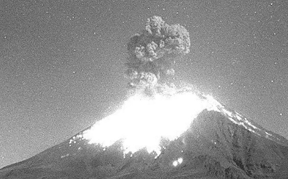 Volcán Popocatépetl registró explosión