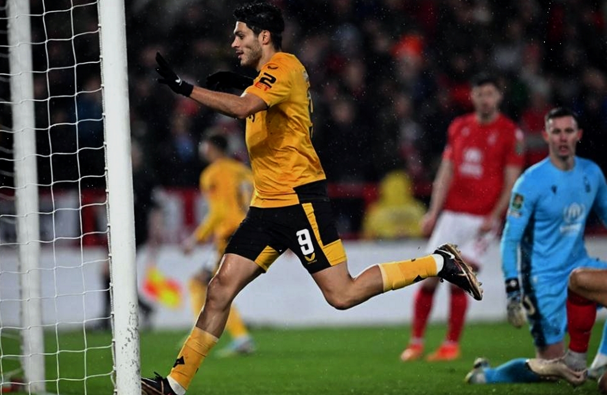 Raúl Jiménez ya es el tercer mejor anotador