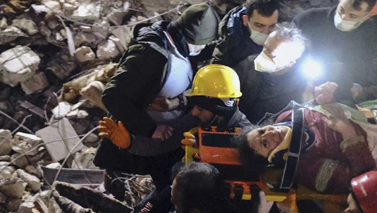 Tras 170 horas sepultada