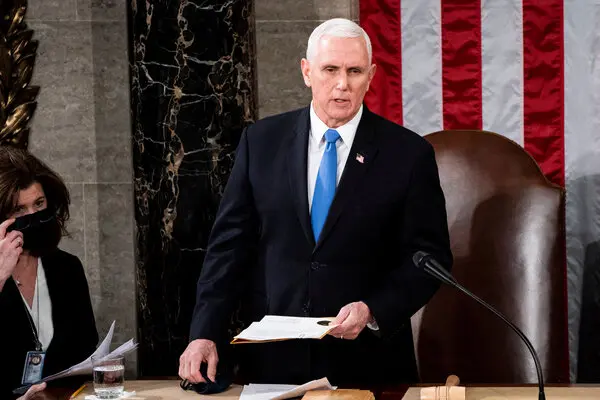 El FBI registra la casa de Mike Pence, ex vicepresidente de Estados Unidos, en Indiana en busca de más documentos clasificados.