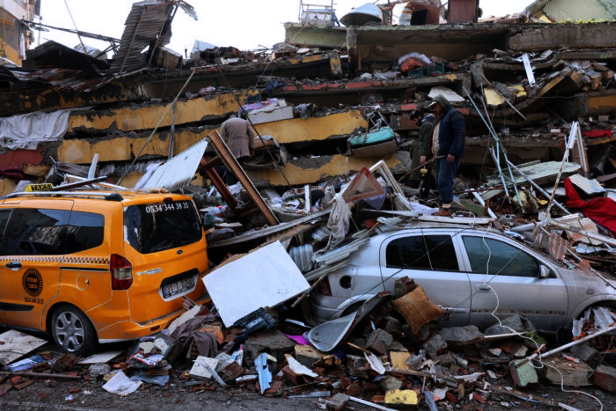 Turquía y Siria son más de 22 mil muertos