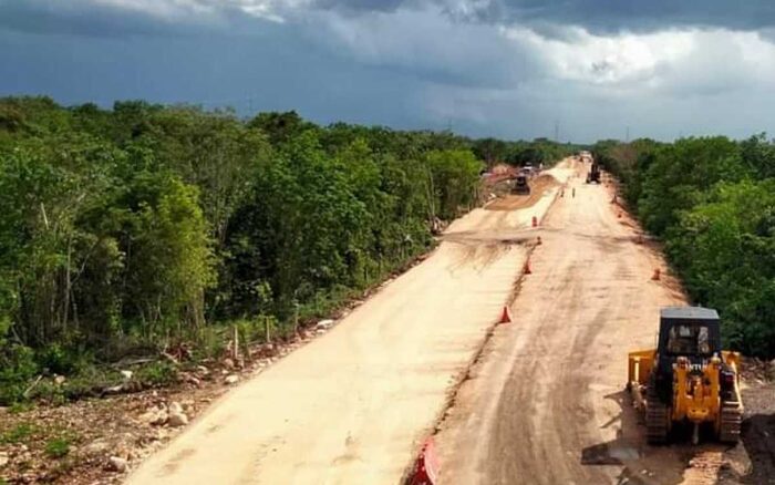 Trabajadores del Tren Maya exigen protección y seguridad. Preocupa falta de equipo para repeler animales que pongan en riesgo la salud.