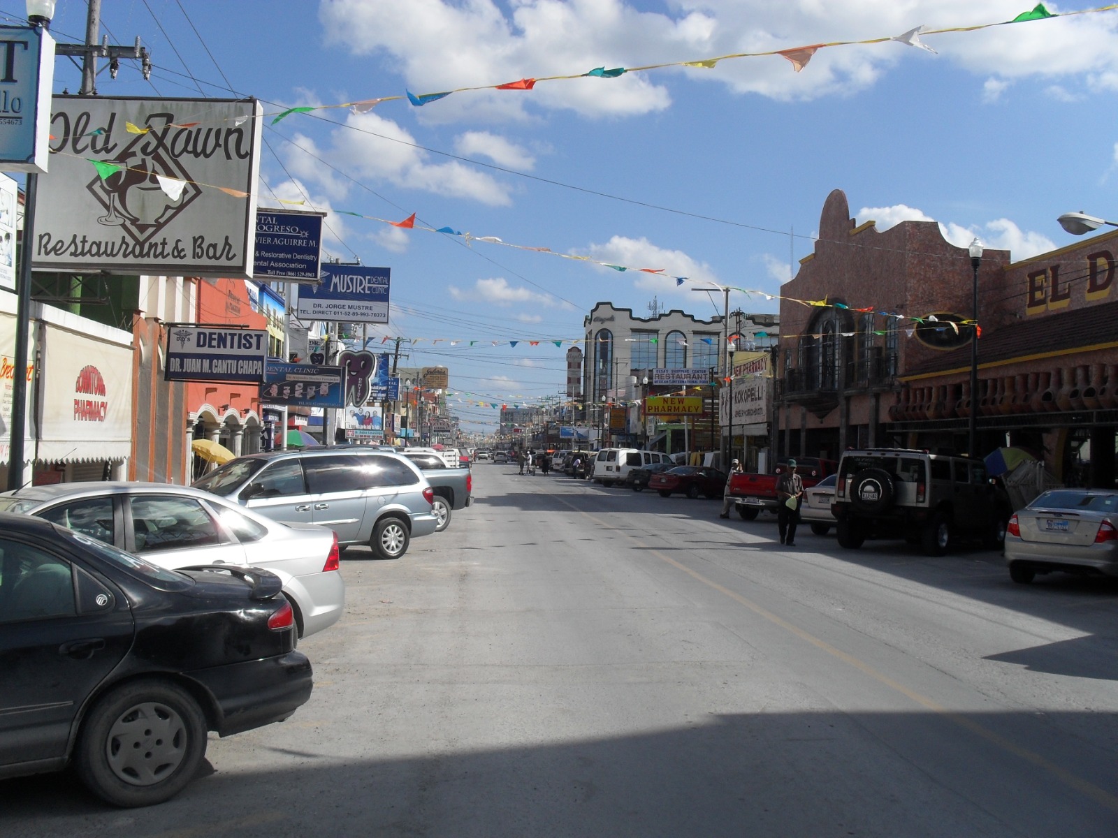 Familiares se unen a la búsqueda de los 4 jóvenes desaparecidos en Miguel Alemán, frontera chica de Tamaulipas.