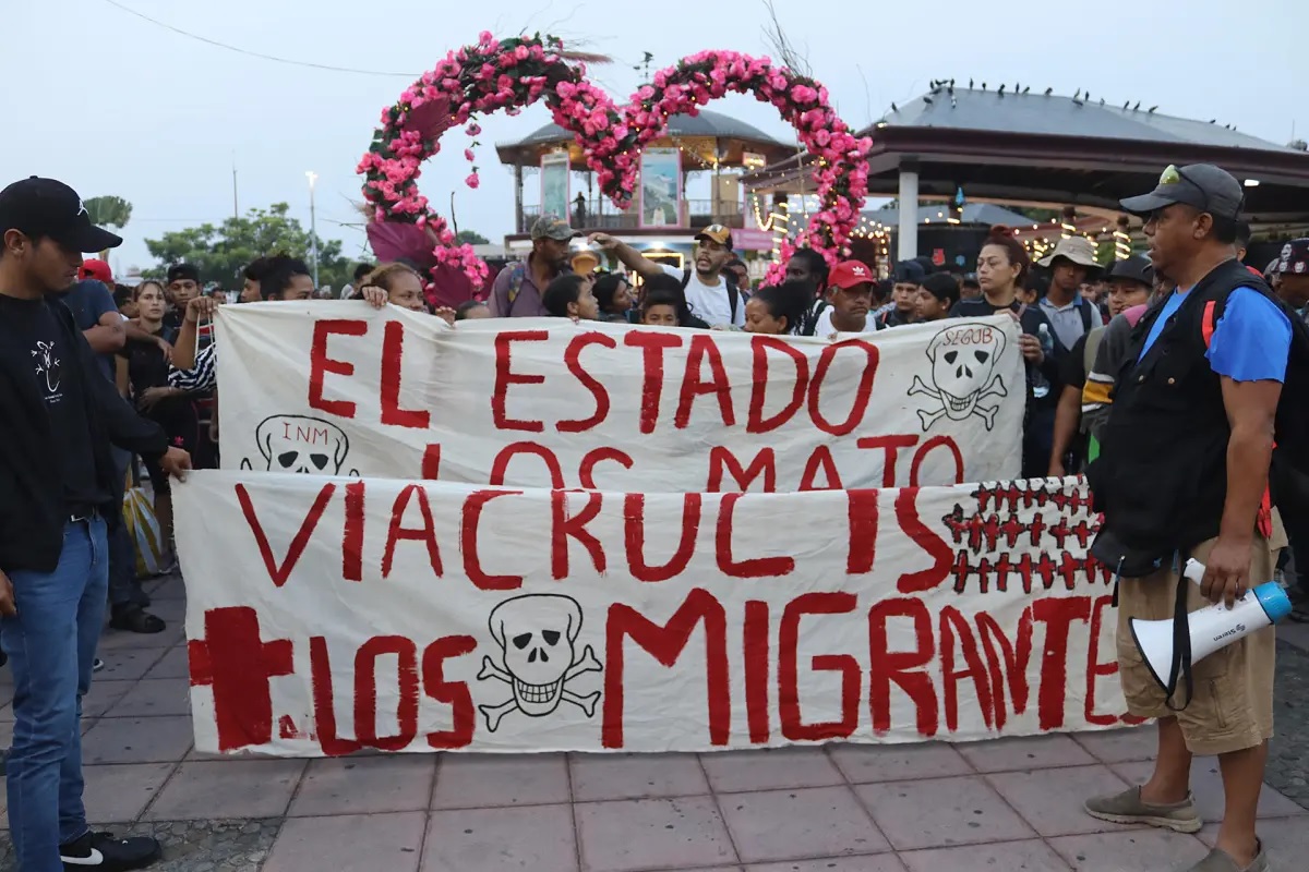 migrantes viacrucis