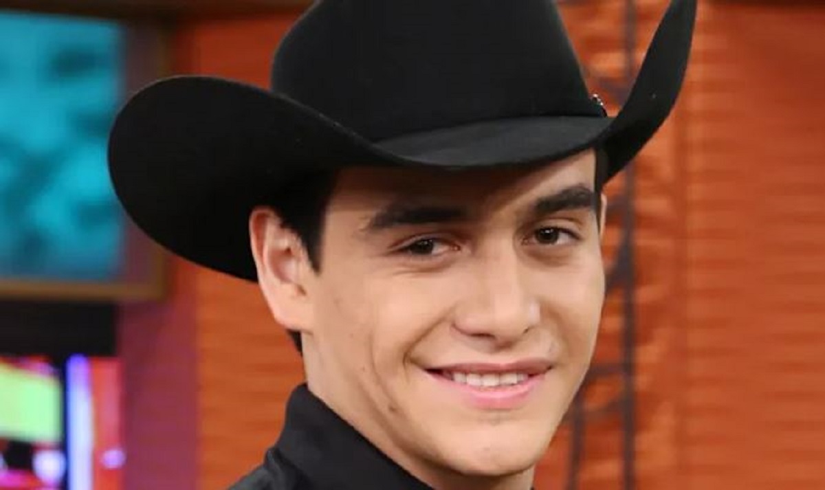 Famosos lamentan muerte de Julián