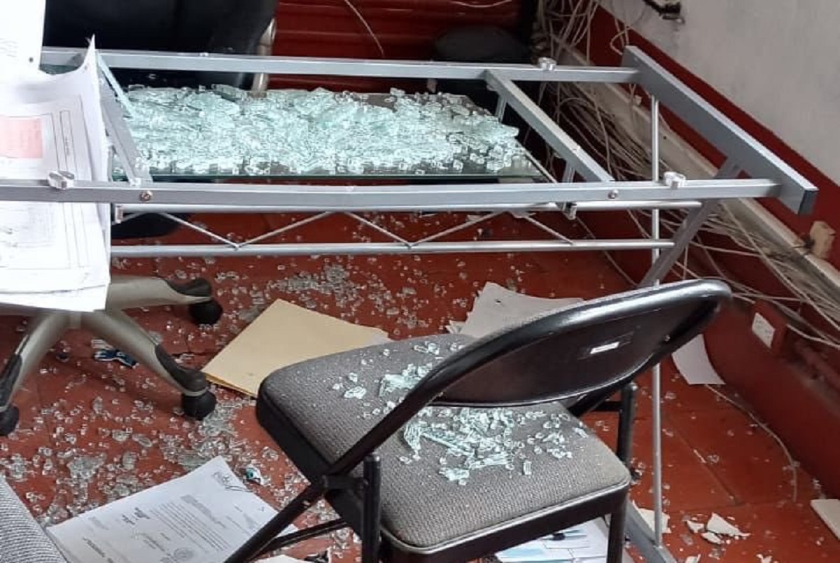 Purépechas retienen a alcalde