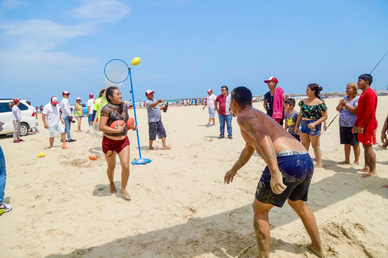 acudieron a Playa Tesoro