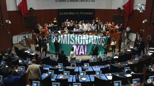 "Morena no solamente quieren desaparecer al INAI, también aniquila la división de poderes", asegura la oposición.