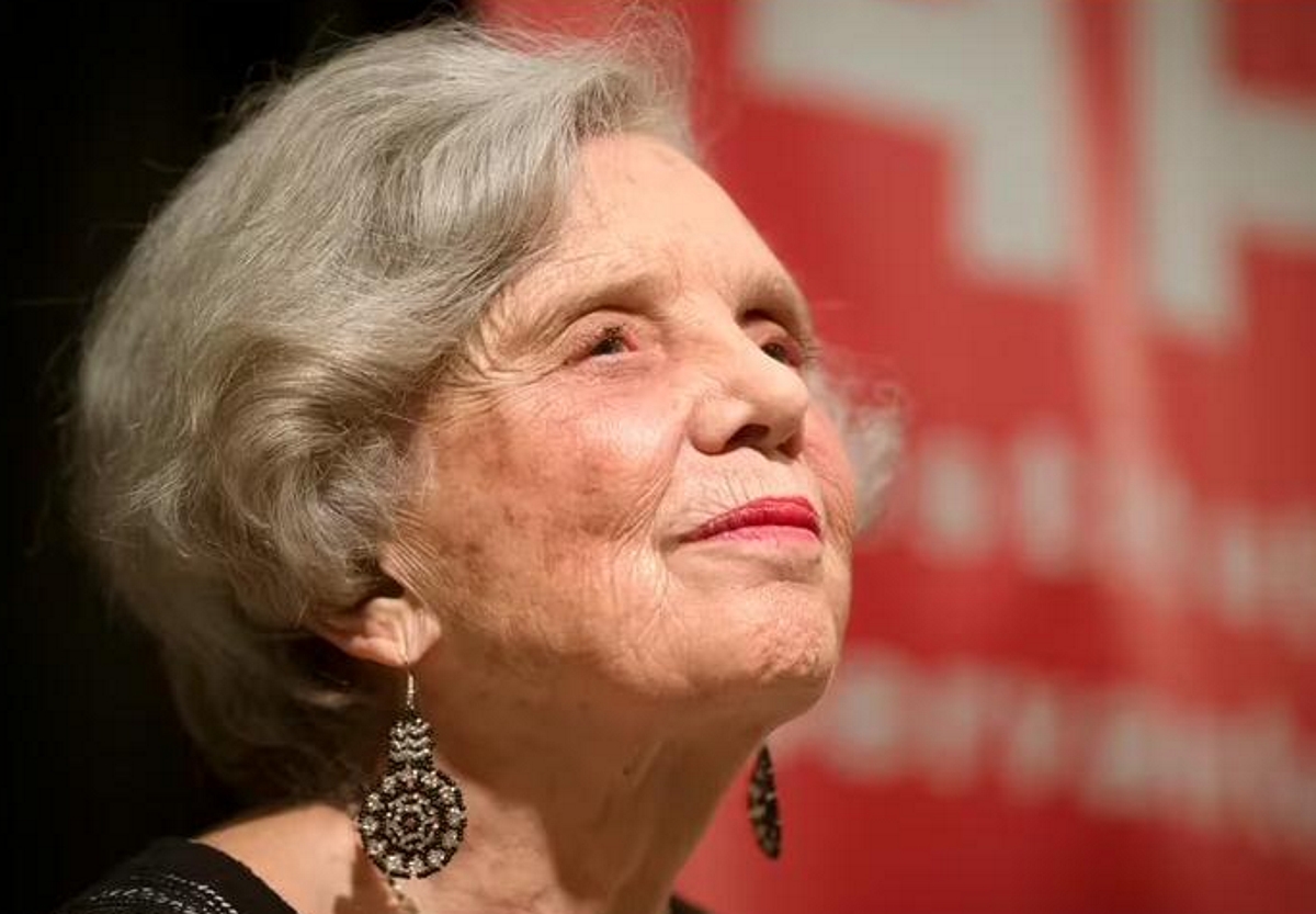 Poniatowska recibe Medalla Belisario Domínguez