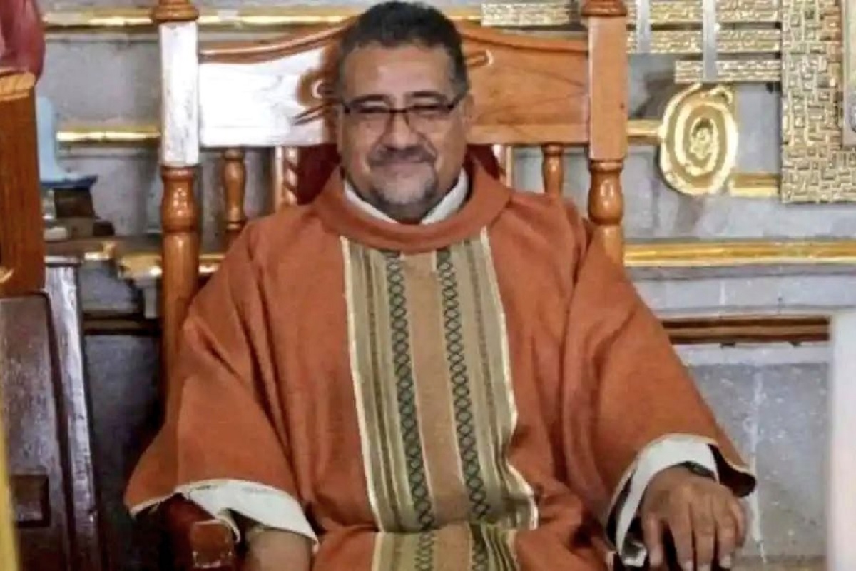 sacerdote Michoacán
