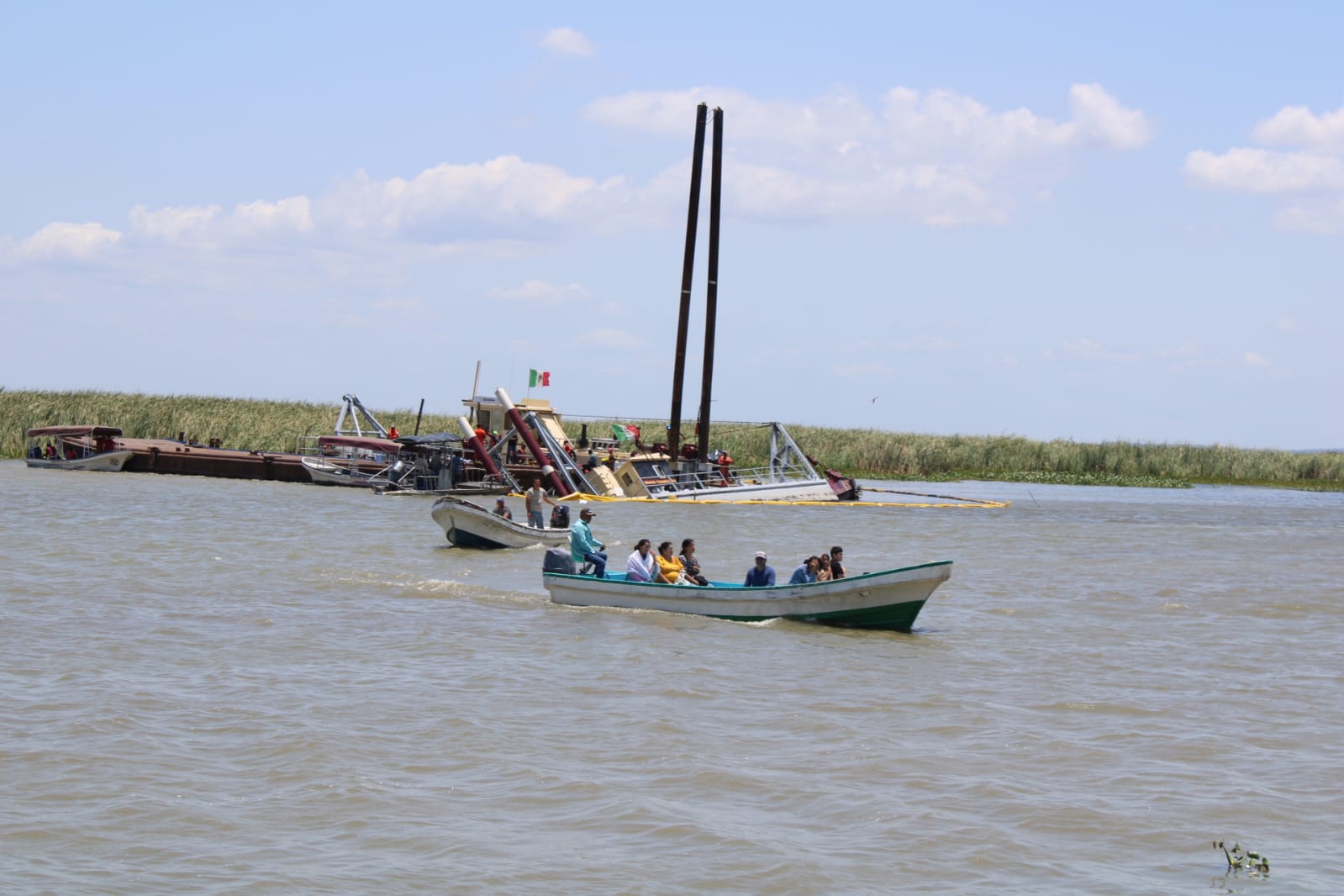 Protegen bocatomas de laguna del Champayán