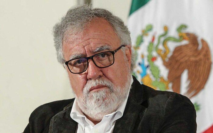 Alejandro Encinas fue espiado con Pegasus mientras investigaba abusos del Ejército, asegura el The New York Times.