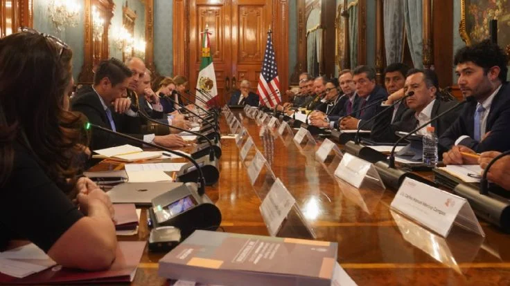 AMLO y asesora de Seguridad de Estados Unidos abordan tema migratorio durante reunión en Palacio Nacional.