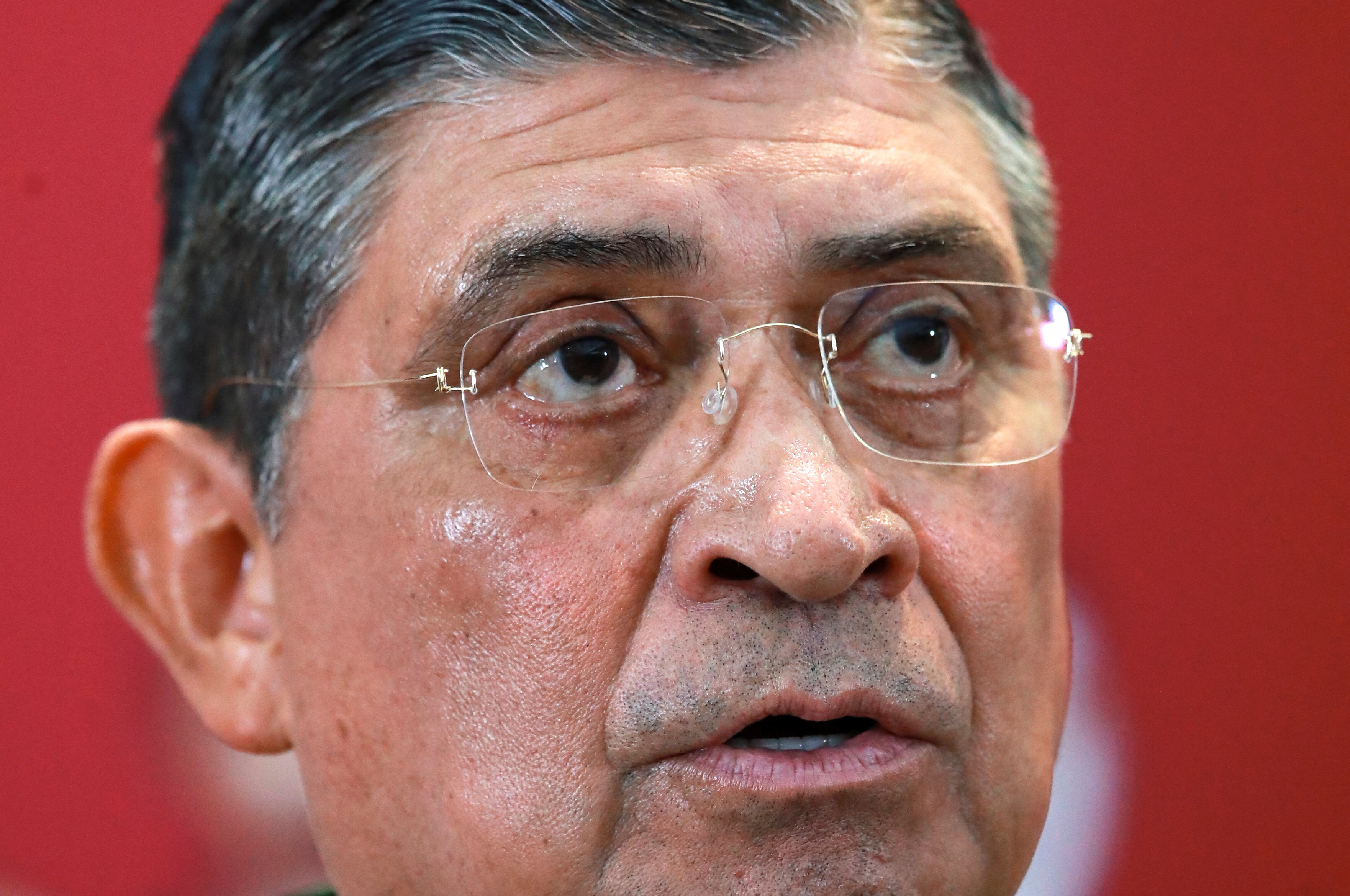 Sandoval compra lujoso departamento