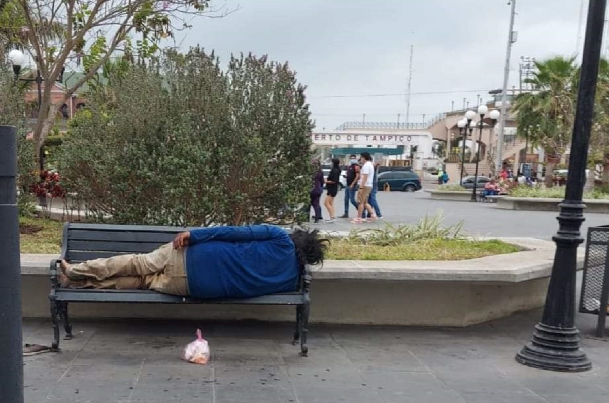 Indigentes en Tampico la están pasando mal