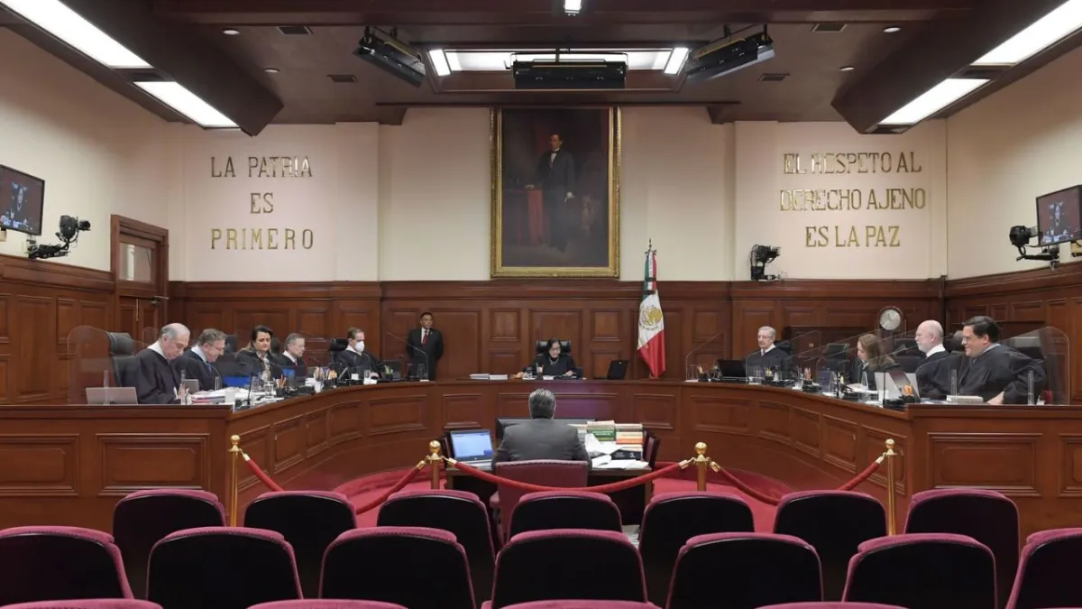 Con los votos en contra de las ministras Yasmín Esquivel Mossa y Loretta Ortiz, la Corte invalida segunda parte del plan B electoral de AMLO.
