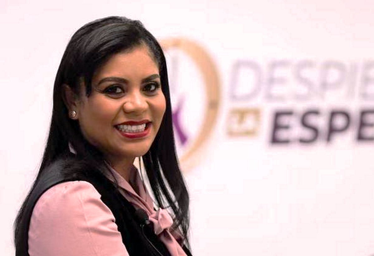 Montserrat Caballero se muda a cuartel militar