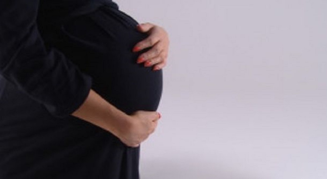 Feto fallecido quedó en cuerpo