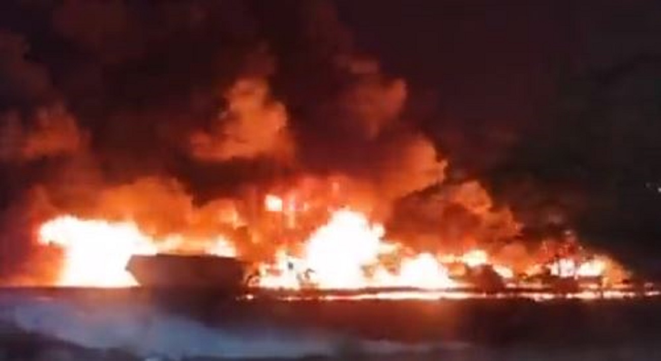 Choque provoca incendio de autos